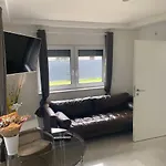 At-rooms בית הארחה