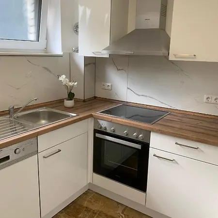 At-rooms בית הארחה