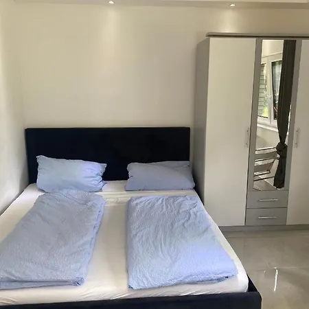 At-rooms בית הארחה *